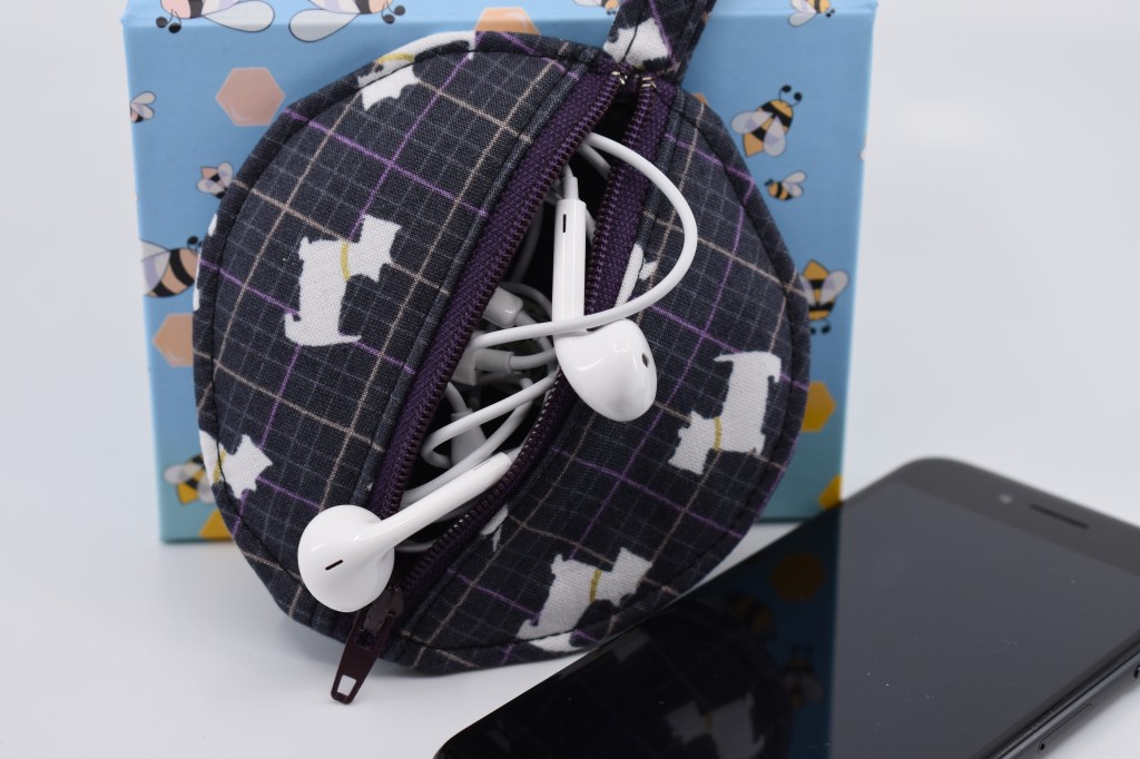 Air pods and Ear&nbsp;buds